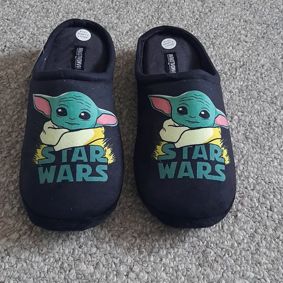 New Star Wars Men's The Mandalorian "The Child" Clog Slipper. - Picture 2 of 12